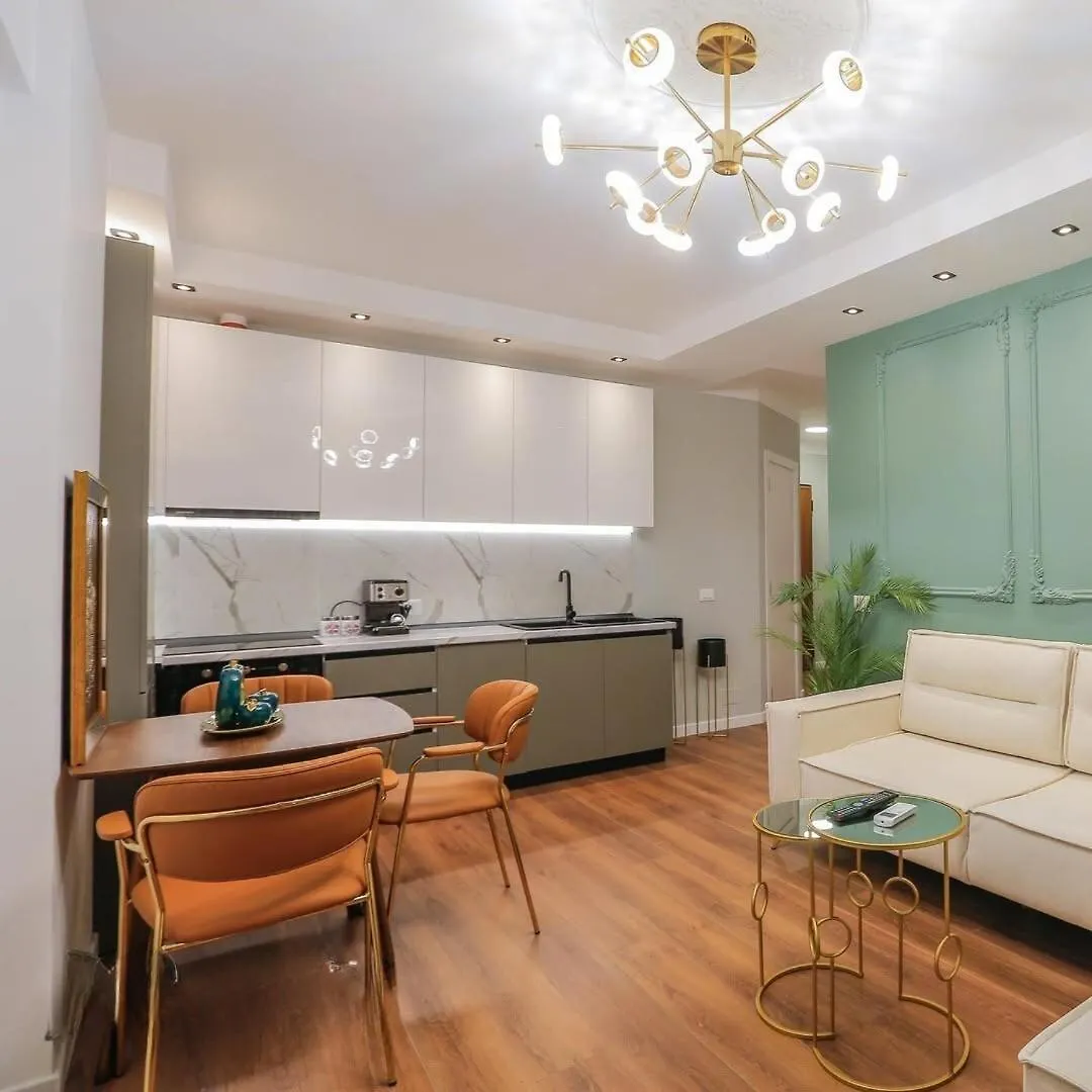 Central Location 2Bdr Apartment Тирана 0*,  Албания